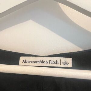 Abercrombie & Fitch black linen dress with zip up the side and pockets. Size L